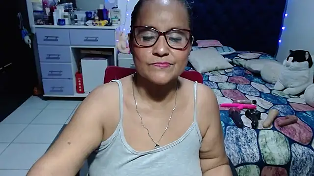 pervert_mommy_'s Live XXX Chat