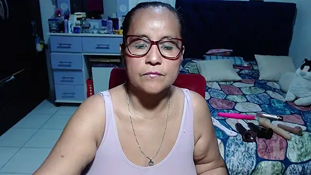 Онлайн чат XXX pervert_mommy_
