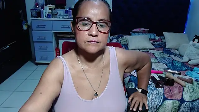 pervert_mommy_ Chat XXX in diretta