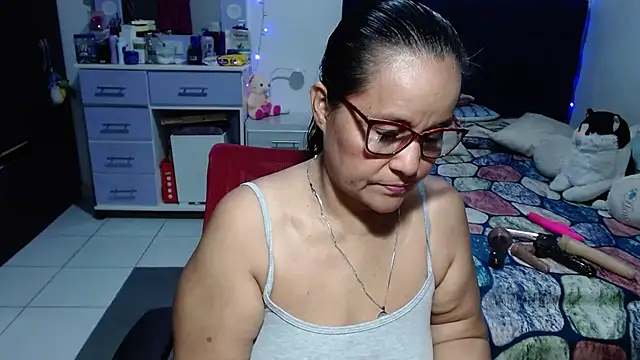 pervert_mommy_'s Live XXX Chat