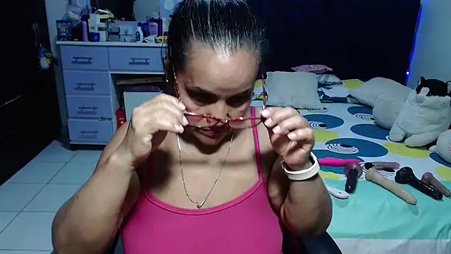 pervert_mommy_'s Live XXX Chat