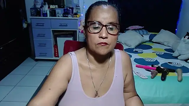 צ'אט XXX בשידור חי של pervert_mommy_