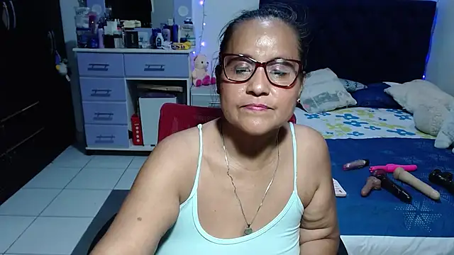 pervert_mommy_ Adlı Modelin Canlı XXX Sohbeti