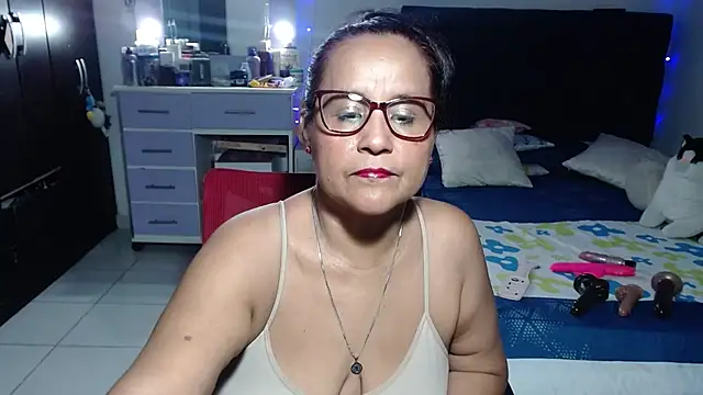 แชท XXX สดของ pervert_mommy_