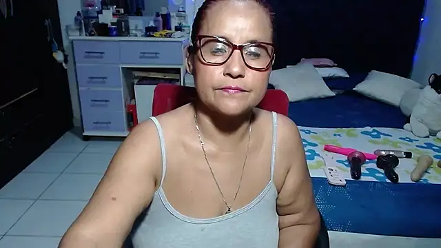 צ'אט XXX בשידור חי של pervert_mommy_