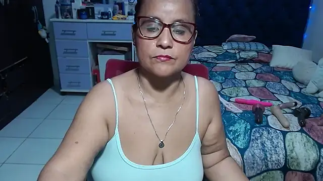 pervert_mommy_ Adlı Modelin Canlı XXX Sohbeti