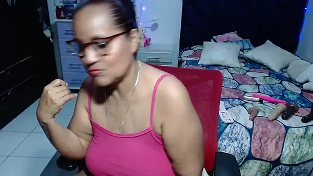 pervert_mommy_'s Live XXX Chat