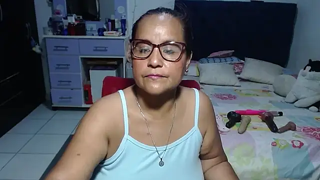 pervert_mommy_'s Live XXX Chat