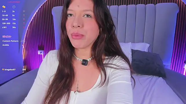 emperatriz_reyes Show in webcam