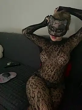 Živý XXX chat ShahikaShakeel