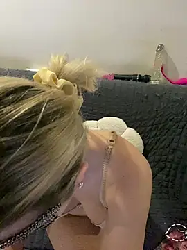 BigggPussyyyLipsss Webcam-Show