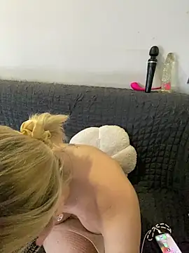 BigggPussyyyLipsss Adlı Modelin Web Kamerası Şovu