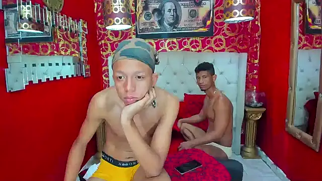PEINBOYS Show in webcam