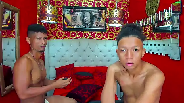 PEINBOYS Adlı Modelin Web Kamerası Şovu