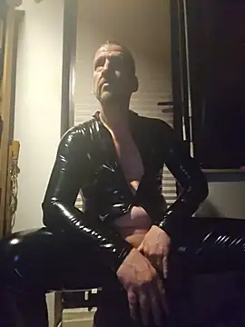 Genius1606 Show in webcam