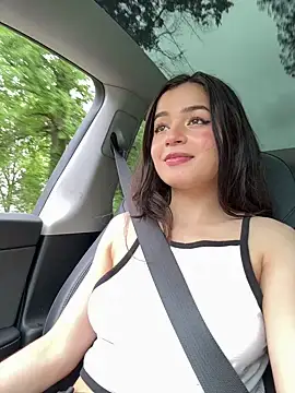 SophiaXJohn Show in webcam