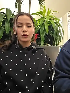 Show modela SophiaXJohn na web-kameri