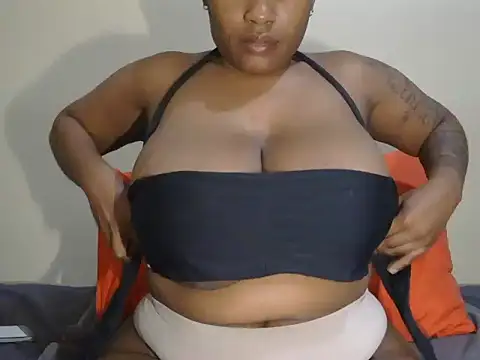 LICKABLETASH98's Live XXX Chat