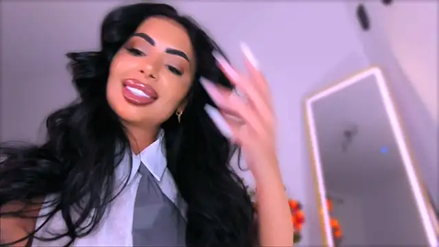 Moonamour Chat XXX live