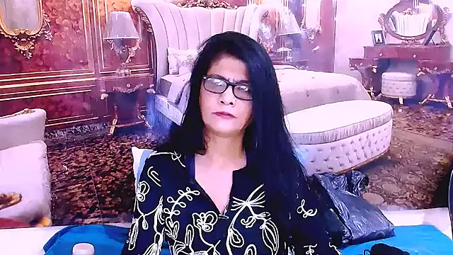 IndianAllure 라이브 XXX 채팅