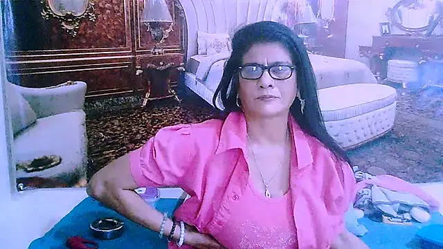 IndianAllure's Live XXX Chat