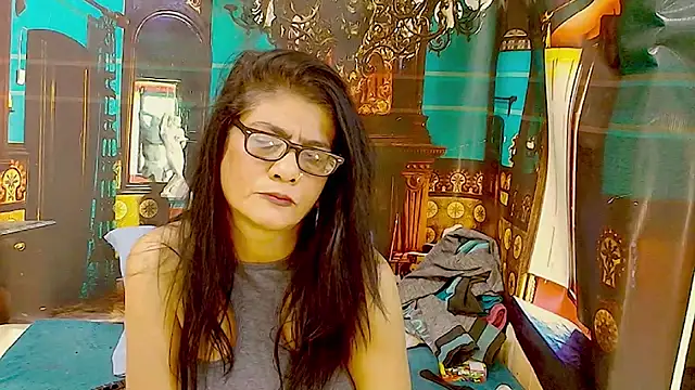 IndianAllure live XXX chat