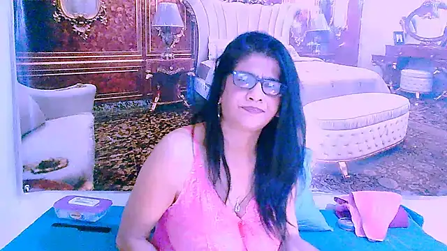 IndianAllure's Live XXX Chat