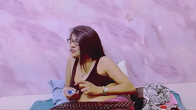 IndianAllure's Live XXX Chat