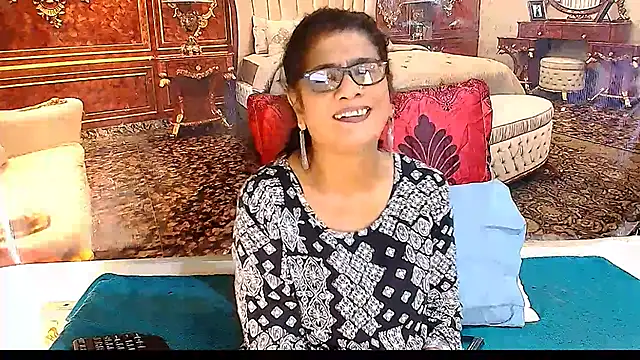 IndianAllure's Live XXX Chat
