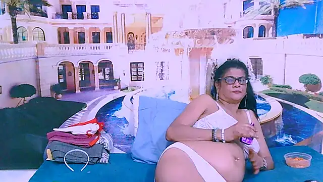 IndianAllure's Live XXX Chat
