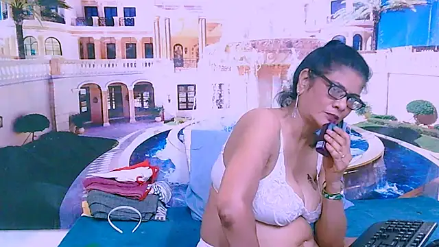 แชท XXX สดของ IndianAllure