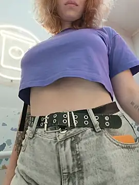 Chat +18 de Frost_foxy ao vivo
