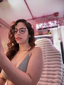 Pokazy przed kamerką – Zoe_Bae