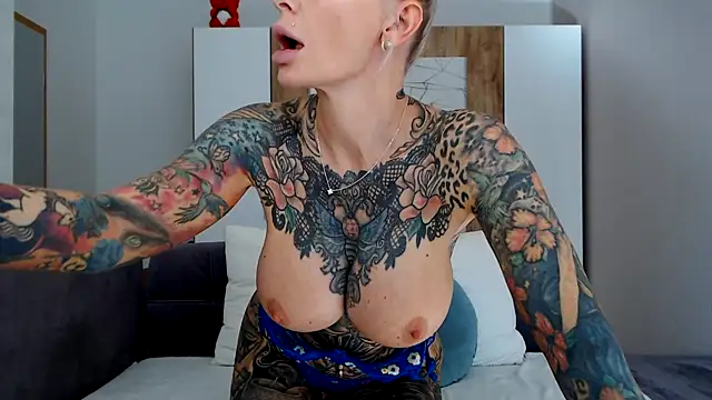 TallyHeart's Live XXX Chat