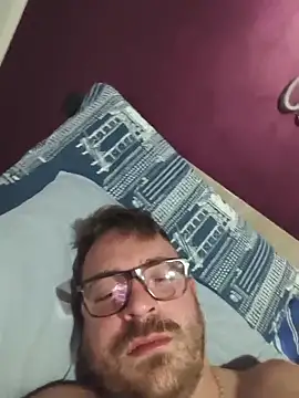 Aleee69 Show in webcam