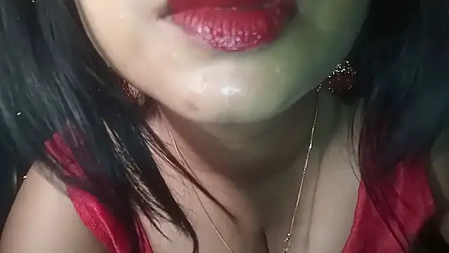 Secret_Dessire Show in webcam