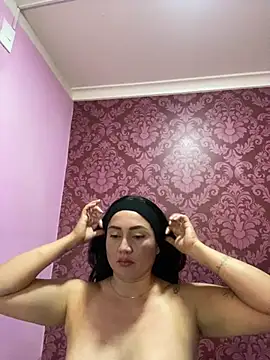 juliana_diaz Adlı Modelin Canlı XXX Sohbeti