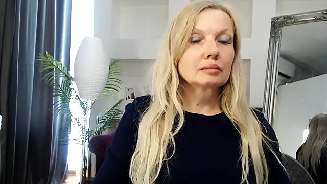 NicoletteRose_'s Webcam Show
