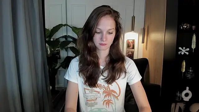 MirandaGlow's Live XXX Chat
