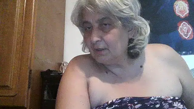 ExquisiteMature's Live XXX Chat