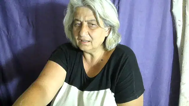 ExquisiteMature's Webcam Show
