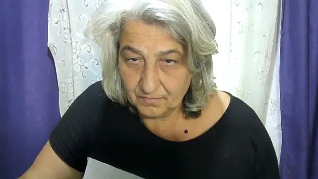 ExquisiteMature's Live XXX Chat