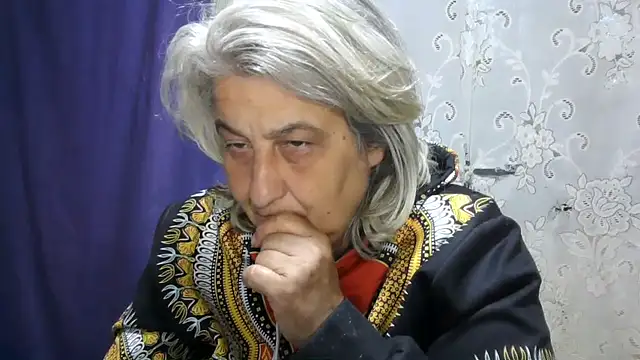 Chat XXX en directo de ExquisiteMature