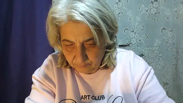 Chat +18 de ExquisiteMature ao vivo