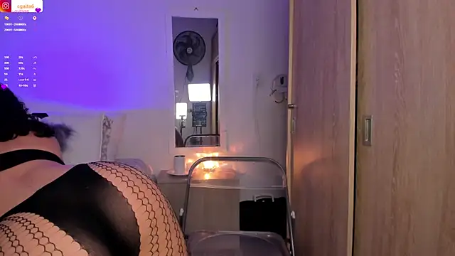 Chat +18 de carolgaita ao vivo