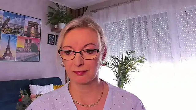 Show modela vanessa_chat na web-kameri