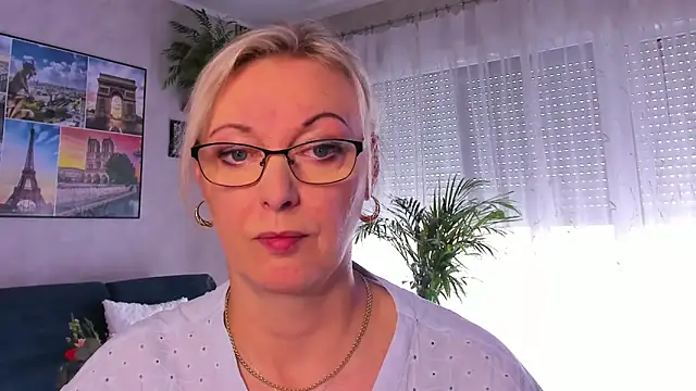 Pokazy przed kamerką – vanessa_chat