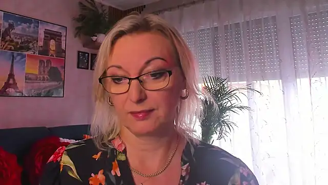 vanessa_chat: вебкам-шоу