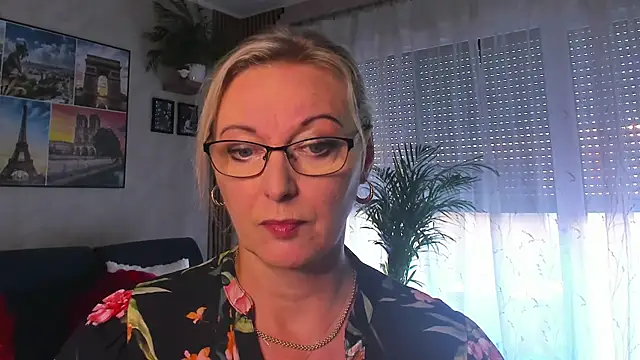 vanessa_chat: διαδικτυακό σόου στην κάμερα