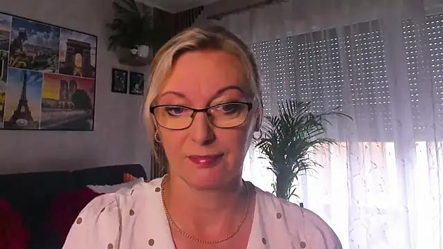vanessa_chat's Webcam Show